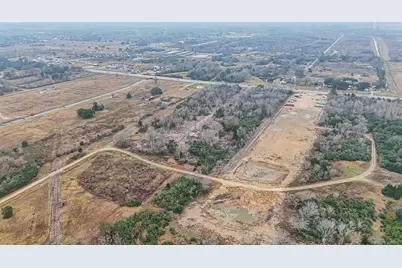 19701 Highway 35, Alvin, TX 77511 - Photo 11