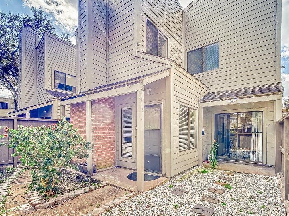 11749 Lakeside Place Dr, Houston TX  77077-3127 exterior