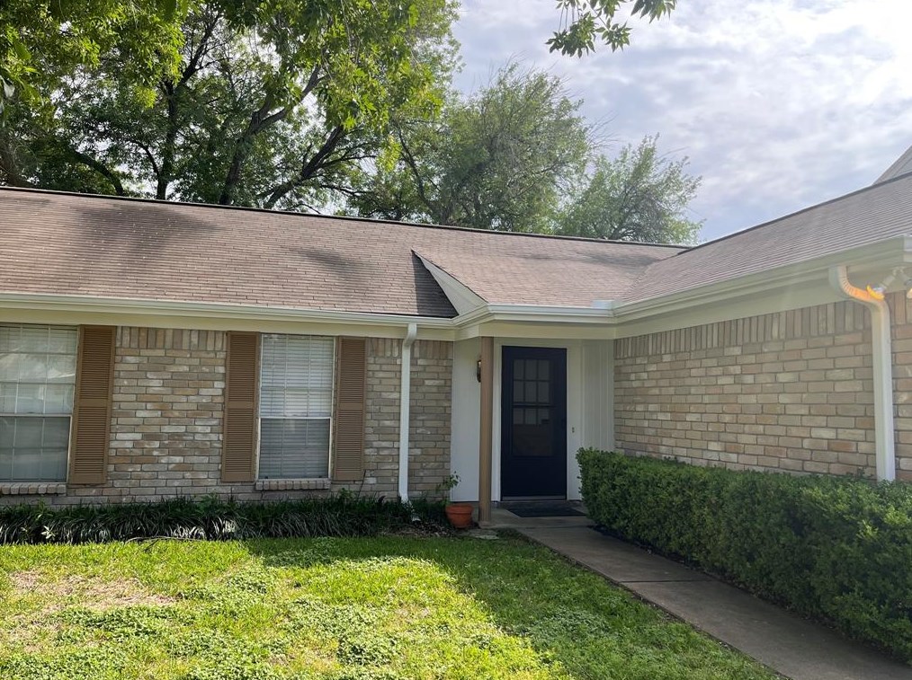 13303 Klamath Falls Dr, Houston TX  77041-4805 exterior