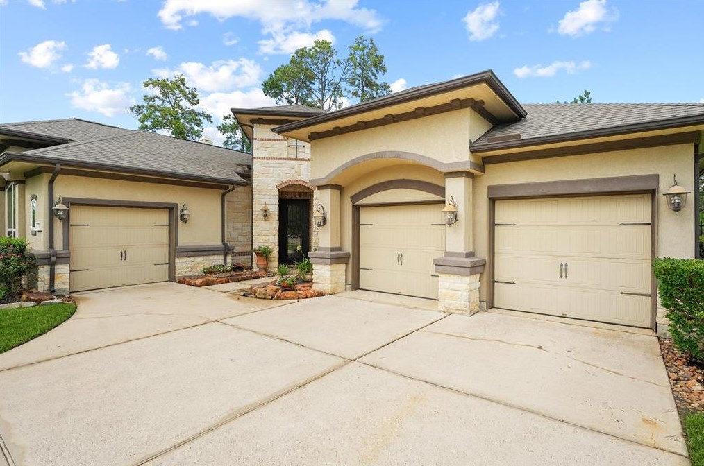 35 Valera Ridge Dr, Spring TX  77389-5150 exterior