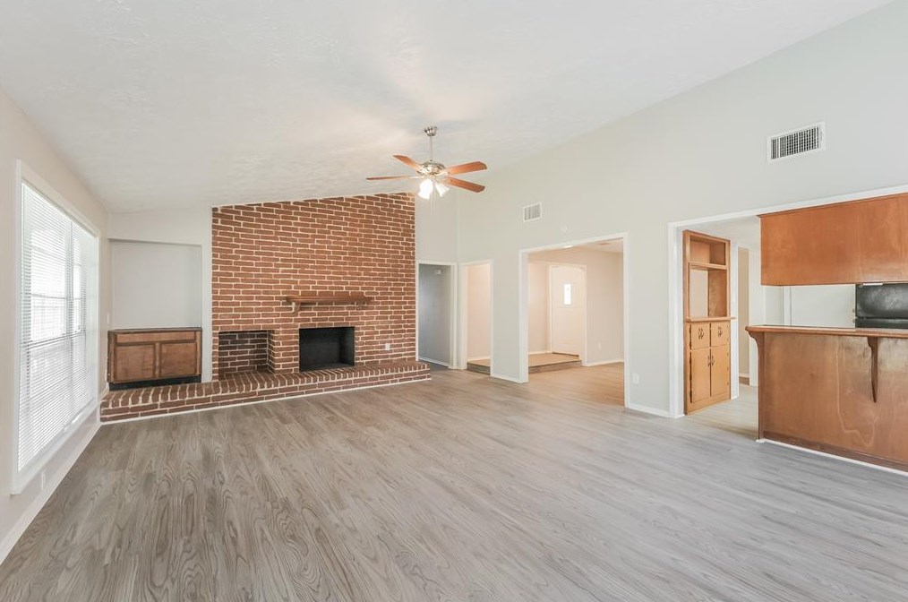 9902 Towne Brook Ln, Sugar Land TX  77498-1641 exterior