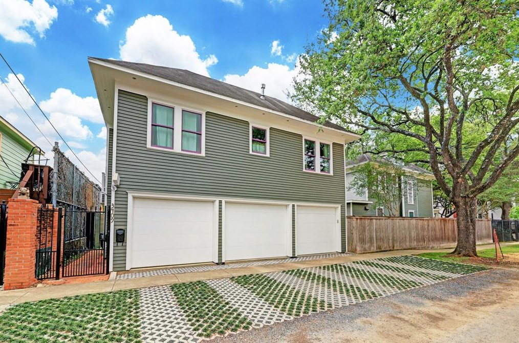 401 Emerson St, Houston TX  77006-4572 exterior