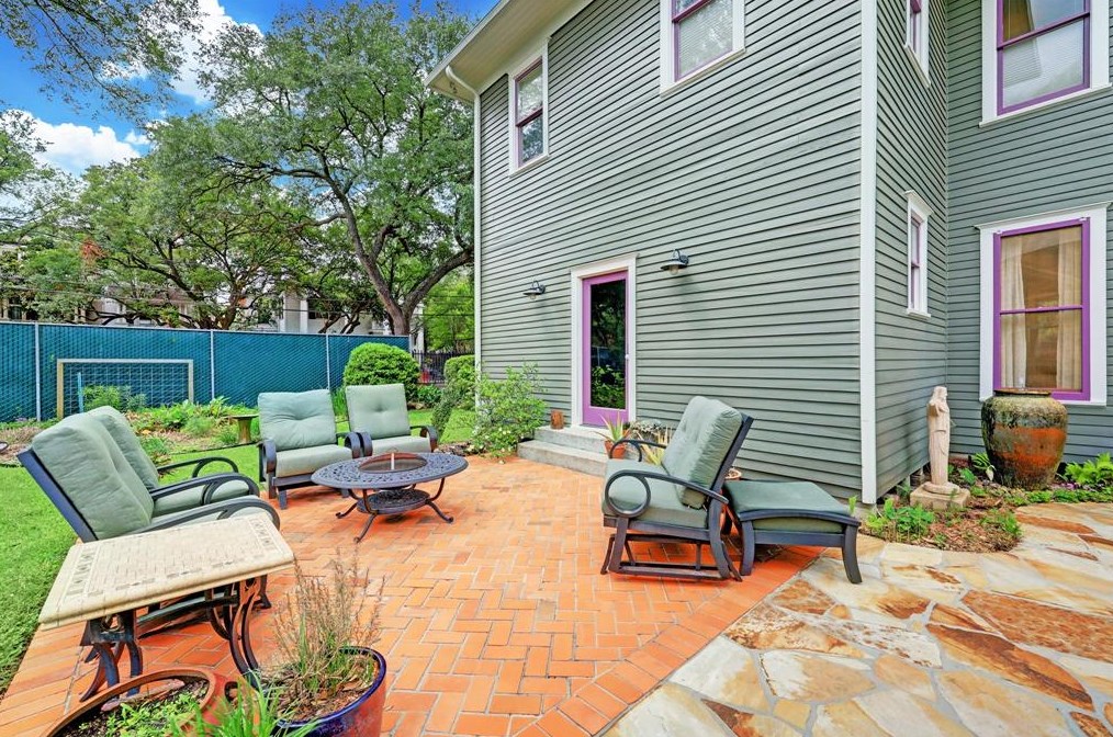 401 Emerson St, Houston TX  77006-4572 exterior