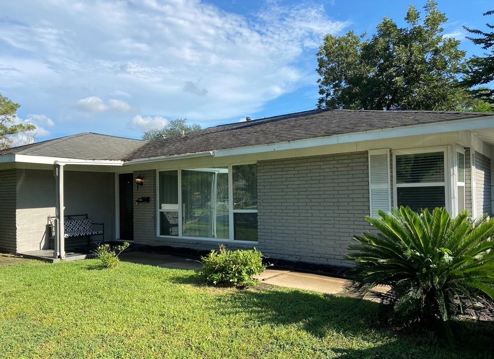 4655 Richmond Ave, Houston TX  77027-6711 exterior