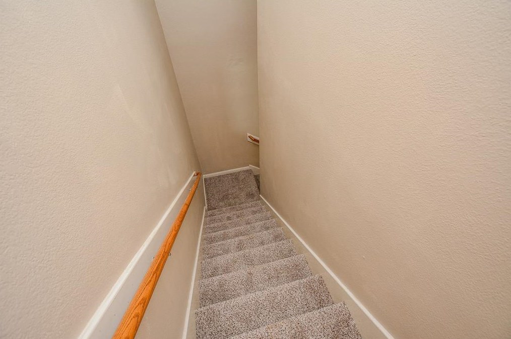 8114 Singing Sonnet Ln, Houston TX  77072-0128 exterior