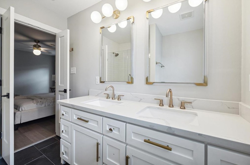 3715 Gardendale Dr, Houston TX  77092-7061 exterior