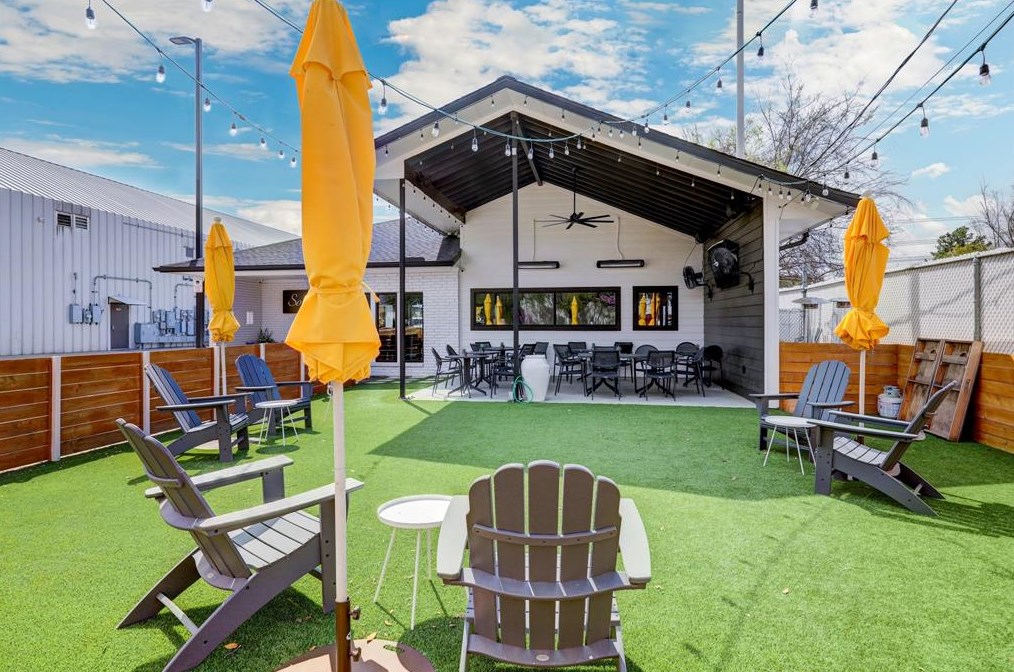 3715 Gardendale Dr, Houston TX  77092-7061 exterior