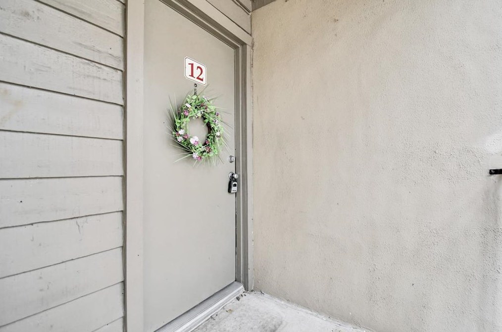 3300 Pebblebrook Dr, Taylor Lake Village TX  77586-6056 exterior