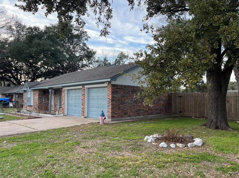 12402 Dakar Dr, Houston TX  77065-2402 exterior