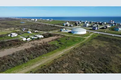 1121 Guppy, Crystal Beach, TX 77650 - Photo 7