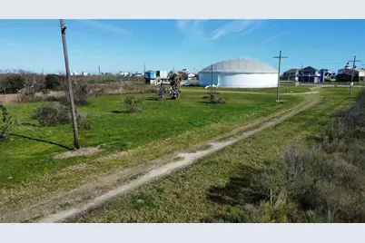 1121 Guppy, Crystal Beach, TX 77650 - Photo 5