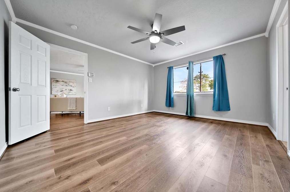 4022 Almond Lk Dr, Houston TX  77047-6776 exterior