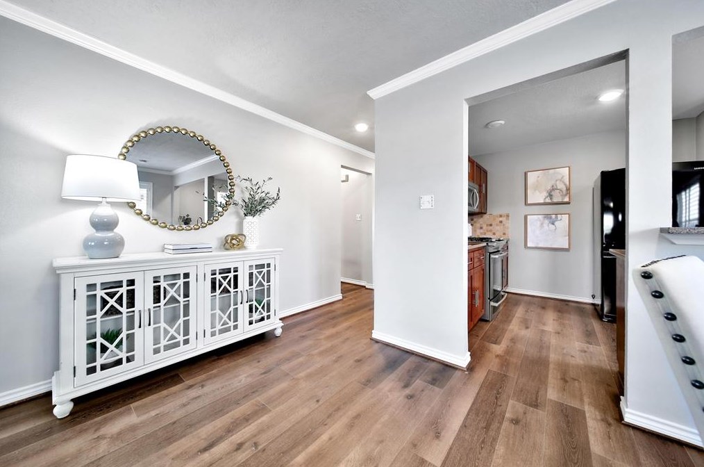 4022 Almond Lk Dr, Houston TX  77047-6776 exterior