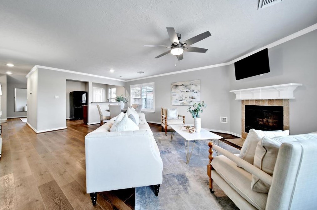 4022 Almond Lk Dr, Houston TX  77047-6776 exterior