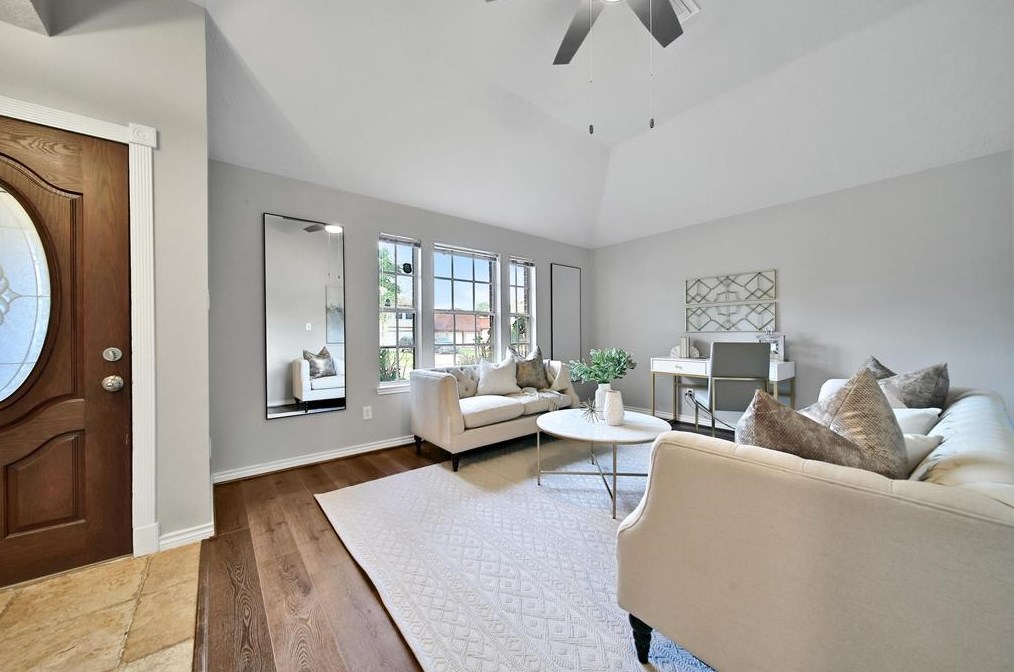 4022 Almond Lake Dr, Houston TX  77047-6776 exterior