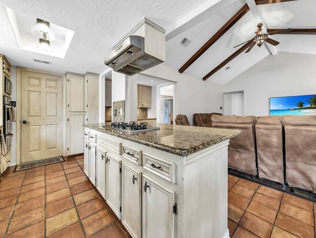 2019 Middle Crk Dr, Humble TX 77339-1708 exterior