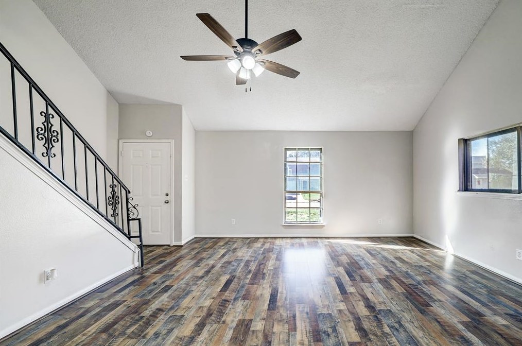 8622 Valley Ledge Dr, Houston TX  77078-3726 exterior