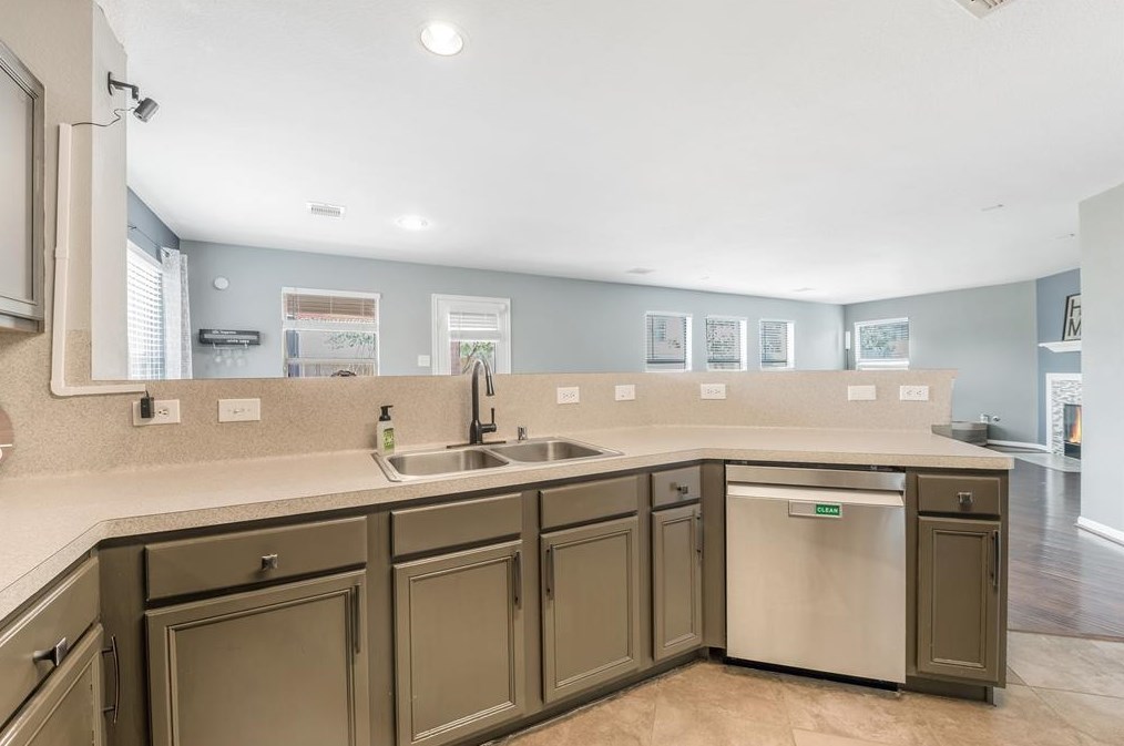 4202 Mineral Hvn Dr, Houston TX  77048-5555 exterior