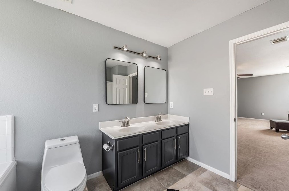4202 Mineral Hvn Dr, Houston TX  77048-5555 exterior