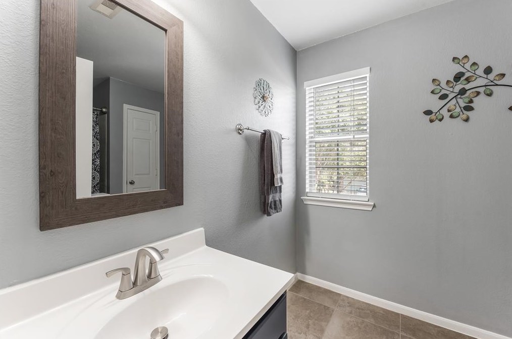 4202 Mineral Hvn Dr, Houston TX  77048-5555 exterior
