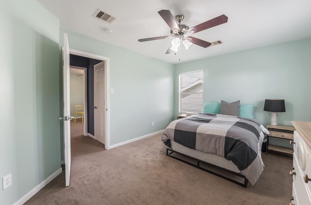4202 Mineral Hvn Dr, Houston TX  77048-5555 exterior