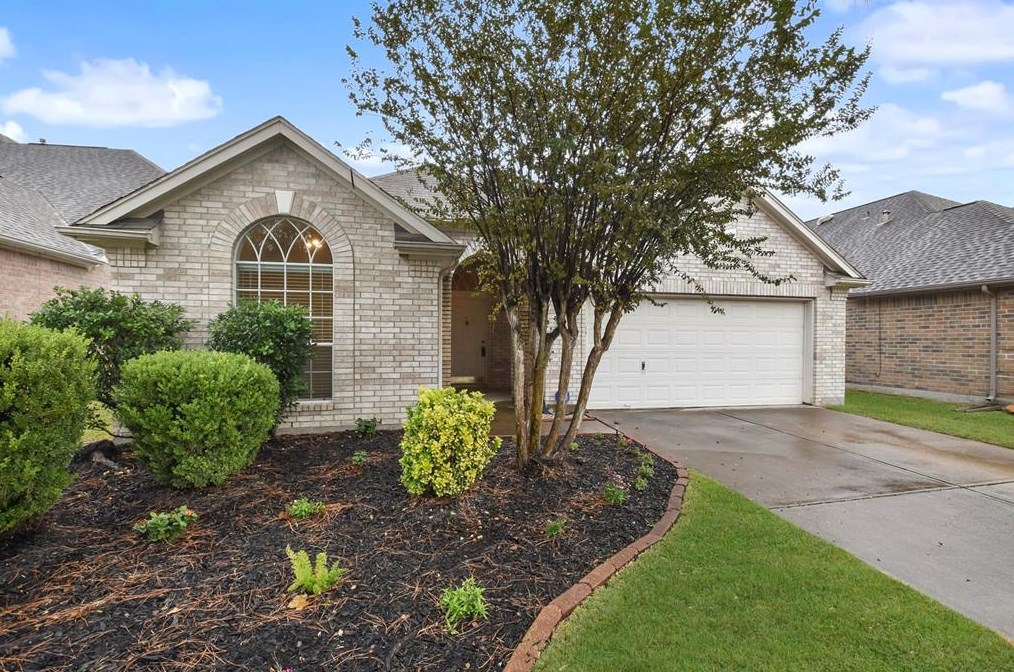 11014 Hunting Path Ct, Houston TX  77065-5209 exterior