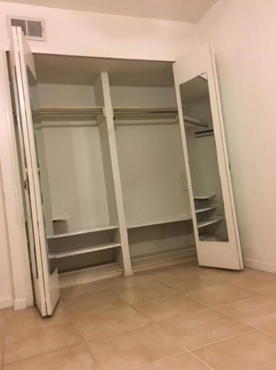 4027 Knottynold Ln, Houston TX  77053-1408 exterior