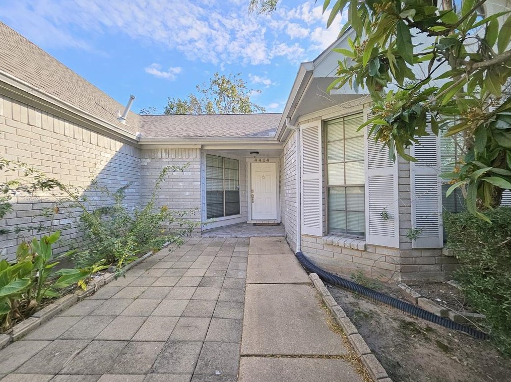 4414 Waterfall Way, Sugar Land TX  77479-2003 exterior