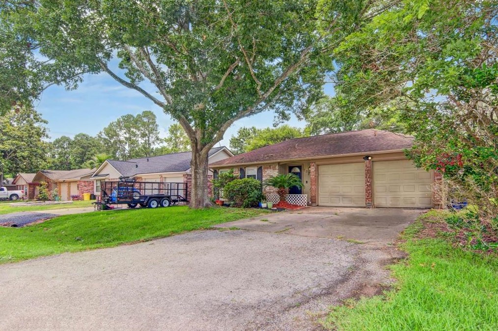 702 Reynolds Ave, League City TX  77573-4123 exterior