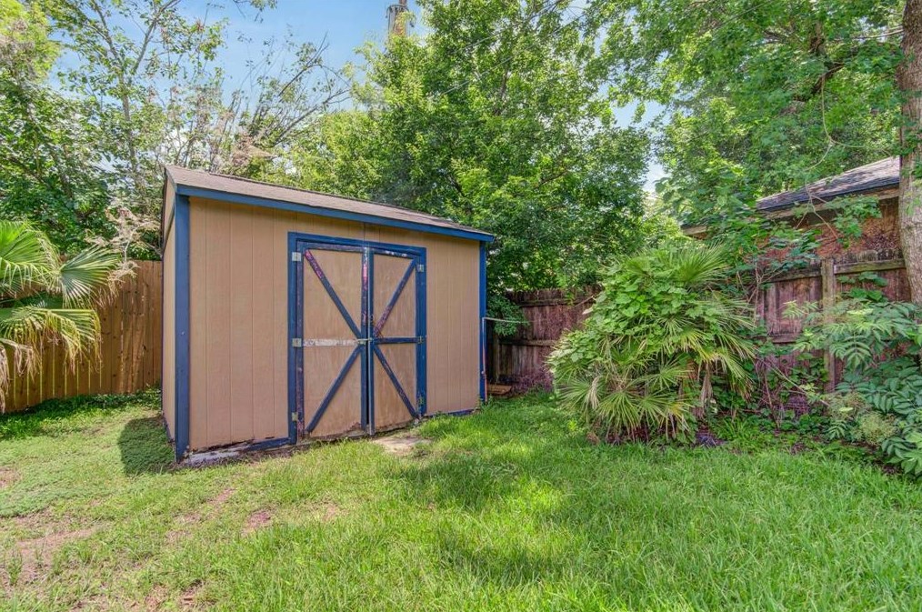 702 Reynolds Ave, League City TX  77573-4123 exterior