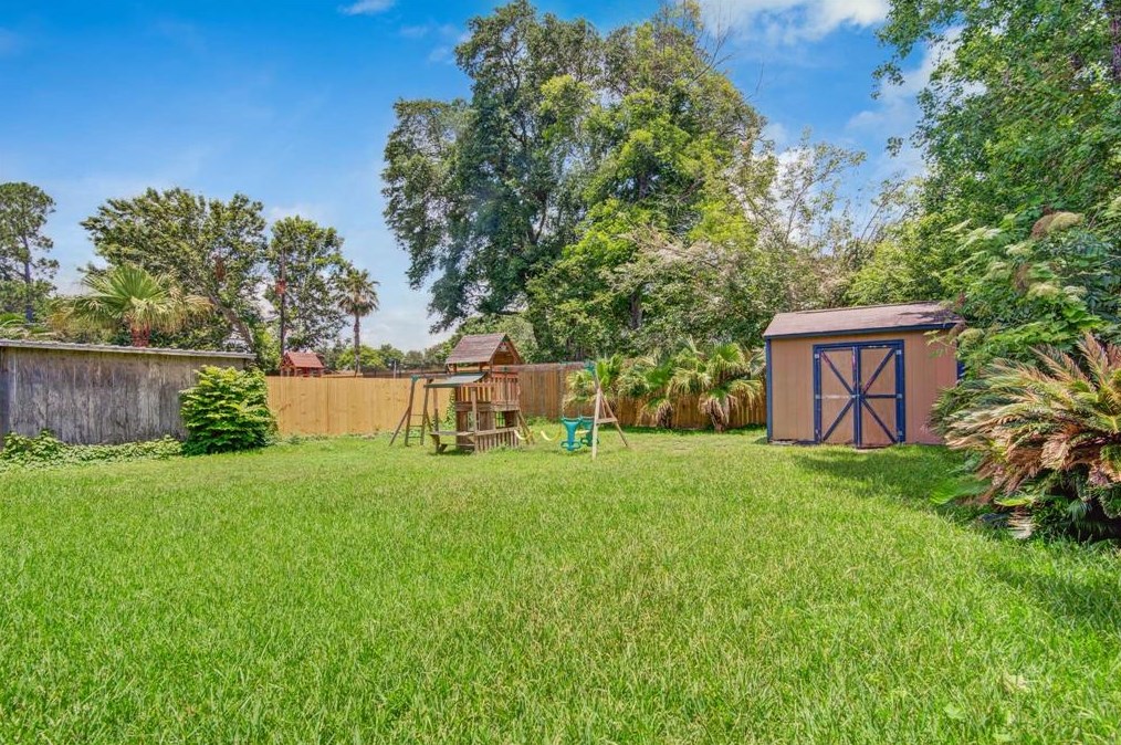 702 Reynolds Ave, League City TX  77573-4123 exterior