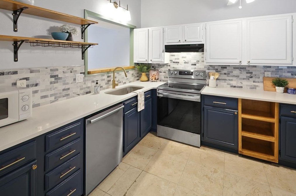 2806 Briarcreek Ct, Bryan TX  77802-2106 exterior