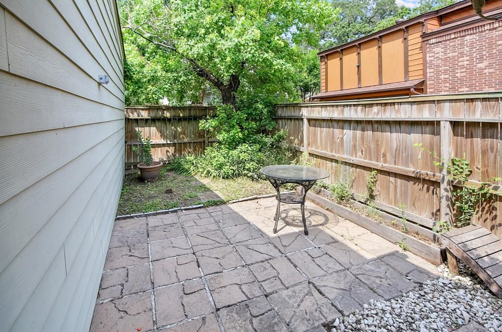 2806 Briarcreek Ct, Bryan TX  77802-2106 exterior