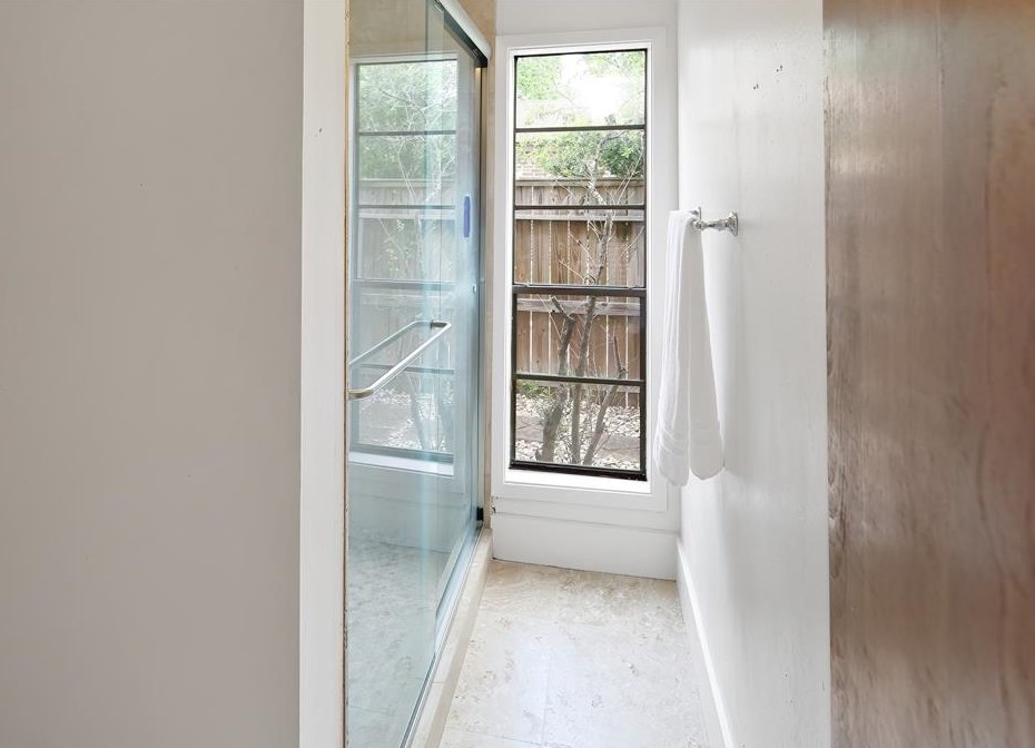 2806 Briarcreek Ct, Bryan TX  77802-2106 exterior