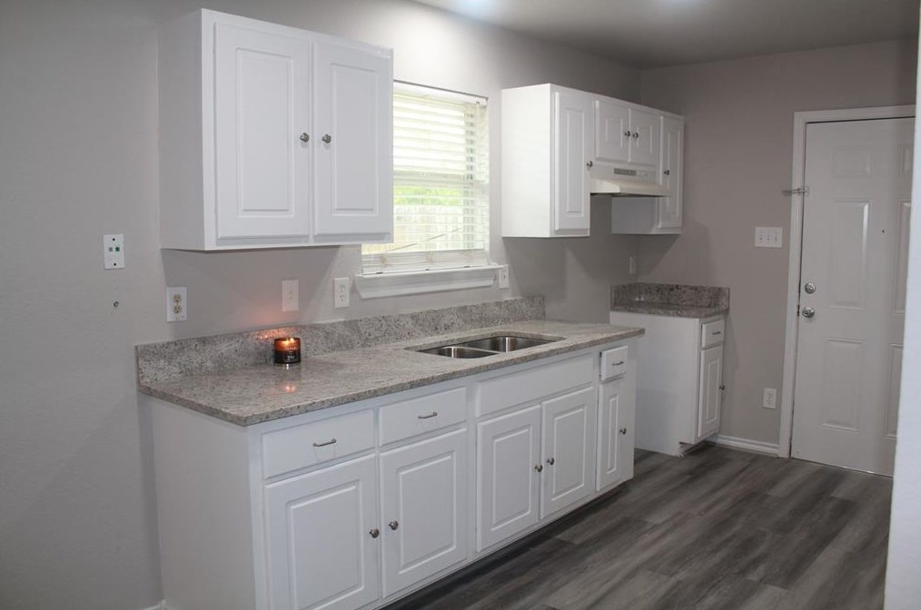 11315 Mosscrest Dr, Houston TX  77048-2301 exterior