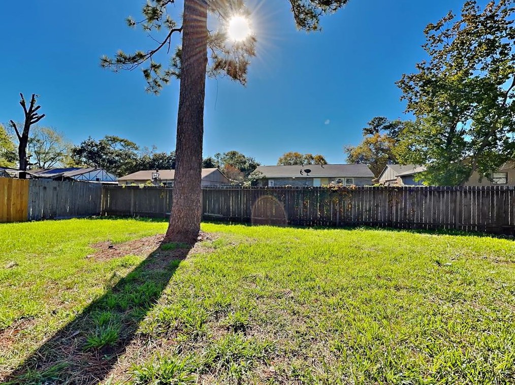 14006 Pinewest Ct, Houston TX  77049-3608 exterior