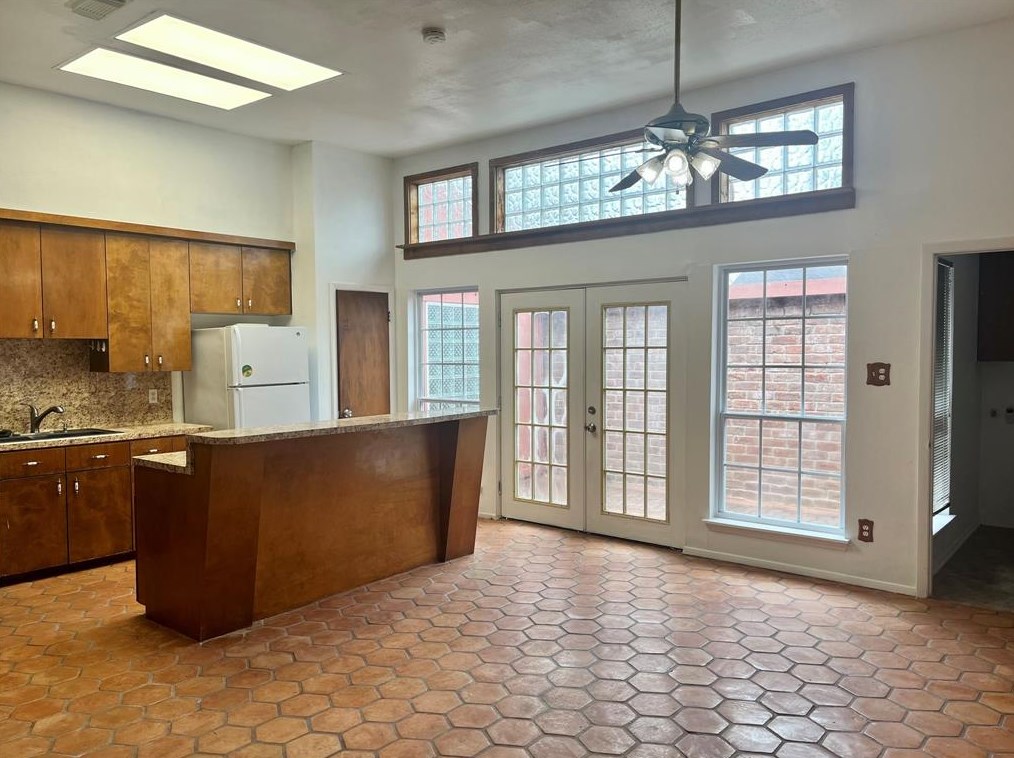 11114 Midhurst Dr, Houston TX  77072-1930 exterior