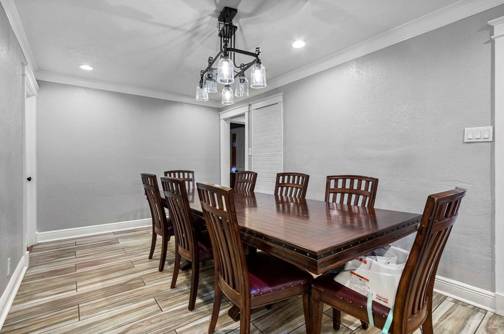 6614 Scribner Rd, Houston TX  77074-6422 exterior