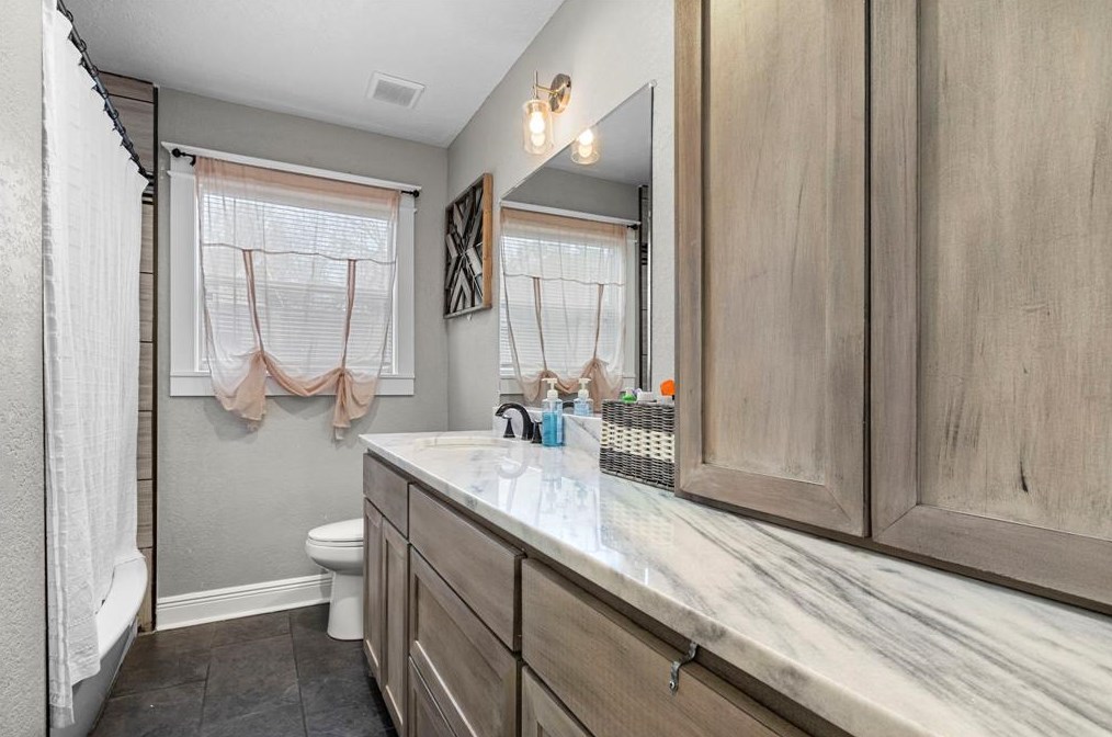 6614 Scribner Rd, Houston TX  77074-6422 exterior