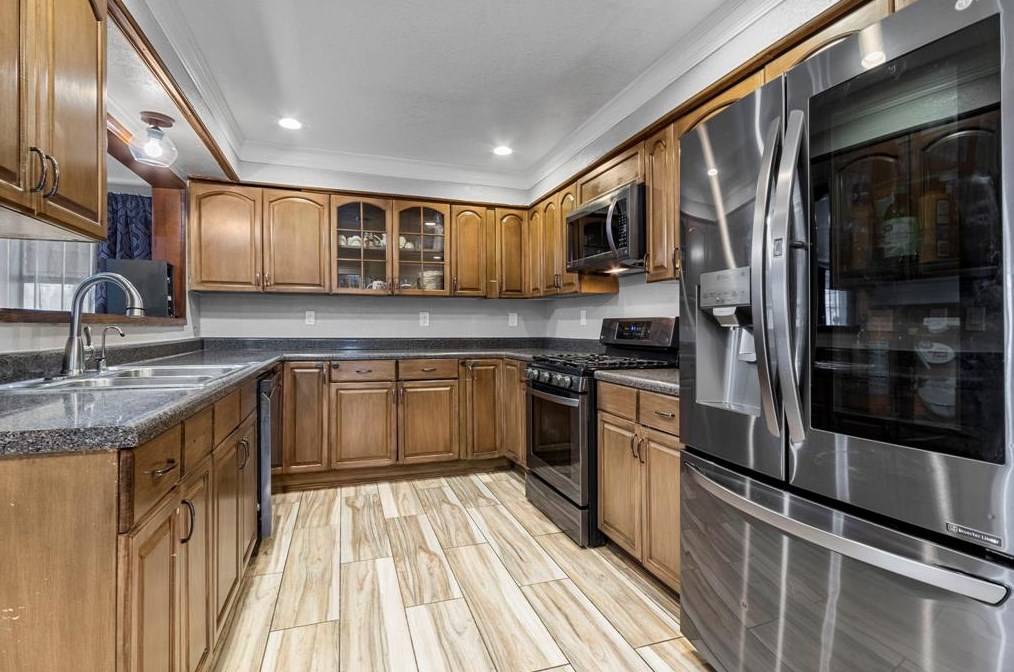 6614 Scribner Rd, Houston TX  77074-6422 exterior