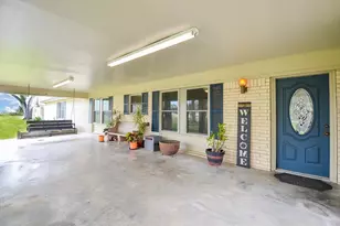 419 Western Acres Dr, El Campo, TX 77437 - Photo 3