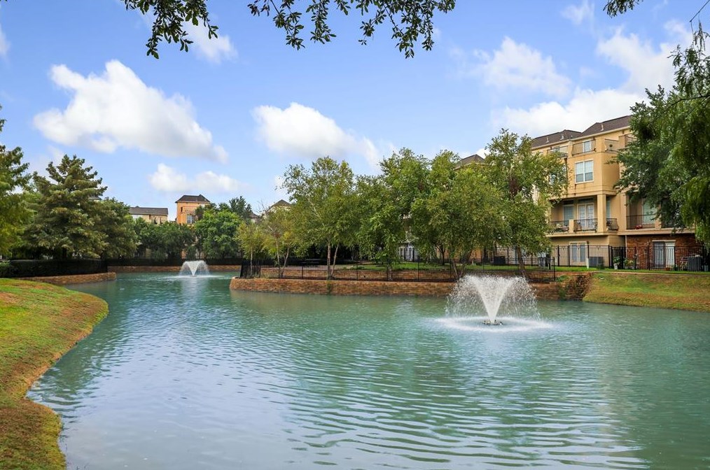 9120 Lk At 610 Dr, Houston TX  77054-2403 exterior