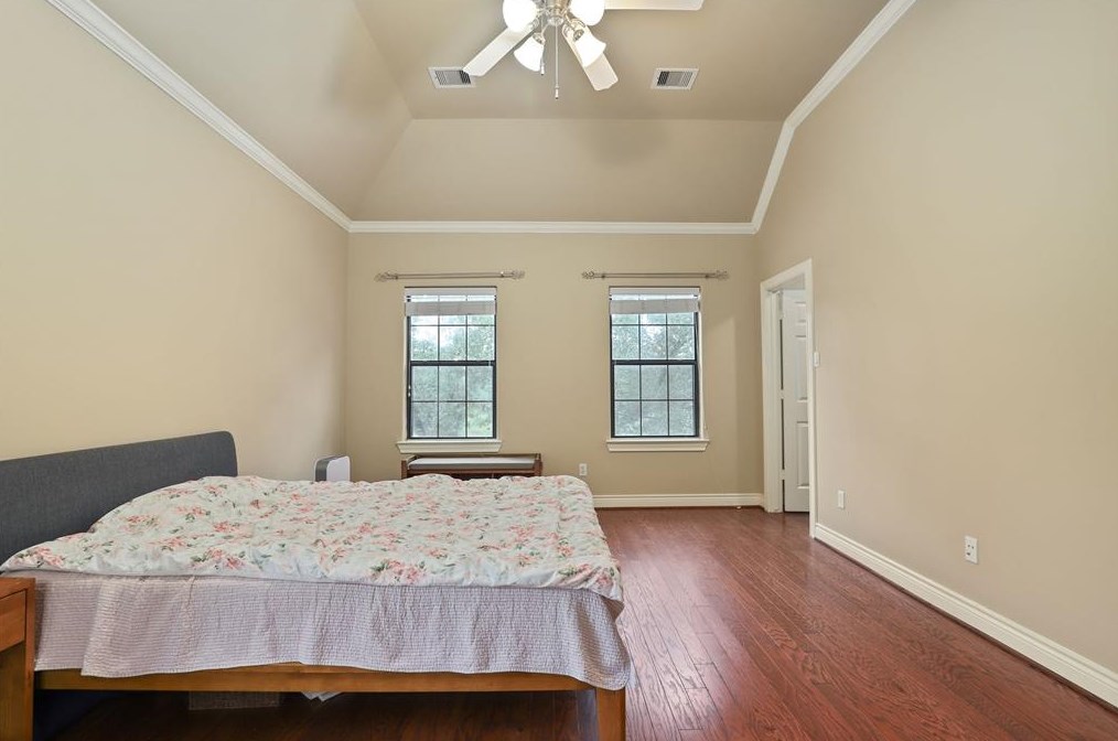 9120 Lk At 610 Dr, Houston TX  77054-2403 exterior