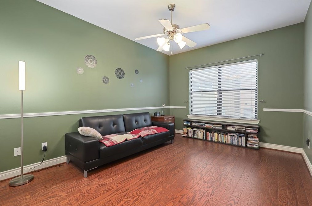 9120 Lk At 610 Dr, Houston TX  77054-2403 exterior