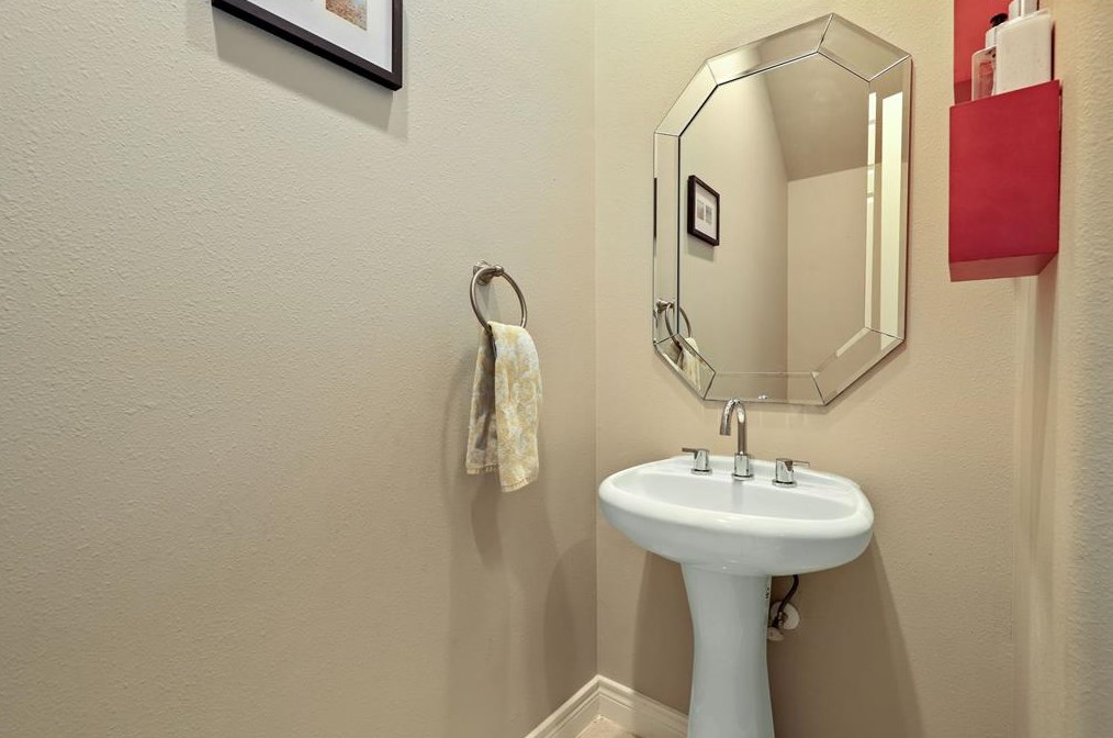 9120 Lk At 610 Dr, Houston TX  77054-2403 exterior