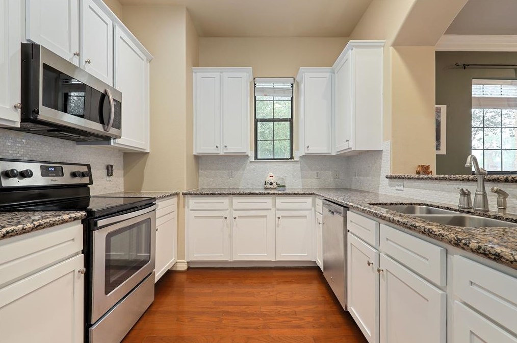 9120 Lk At 610 Dr, Houston TX  77054-2403 exterior