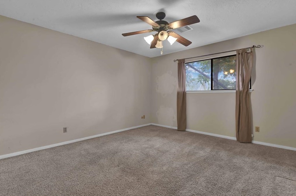 8009 Oakwood Frst Dr, Houston TX  77040-4431 exterior