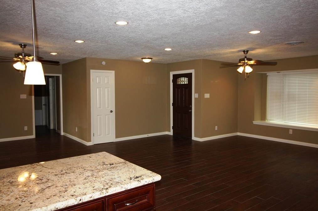 1766 Maux Dr, Houston TX  77043-3318 exterior