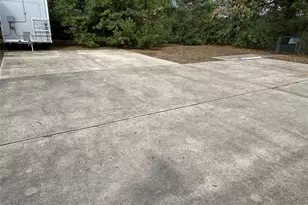 1402 East Ave, Katy, TX 77493 - Photo 33