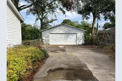 1402 East Avenue, Katy, TX 77493 - Photo 9